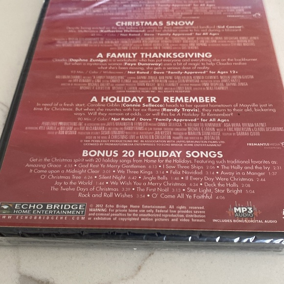 New Holiday 4-Film DVD Collector's Set - Picture 5 of 6